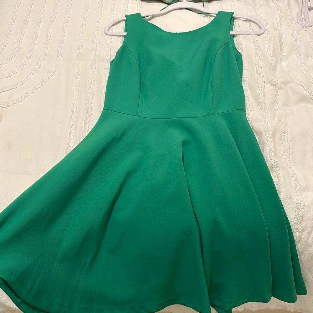green dress